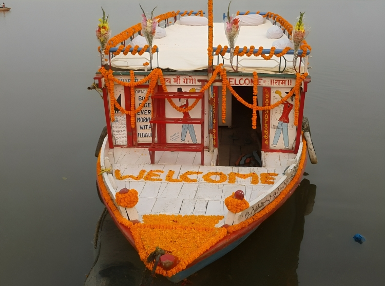 Private vs Shared Boat Booking in Varanasi: Which Is Better?